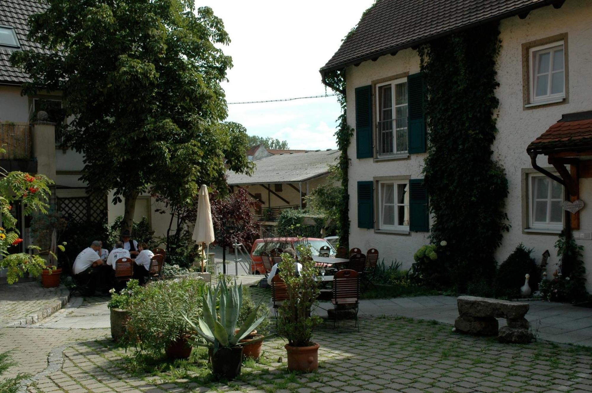 Landgasthof Zum Schwarzen Adler Markt Nordheim Exterior photo
